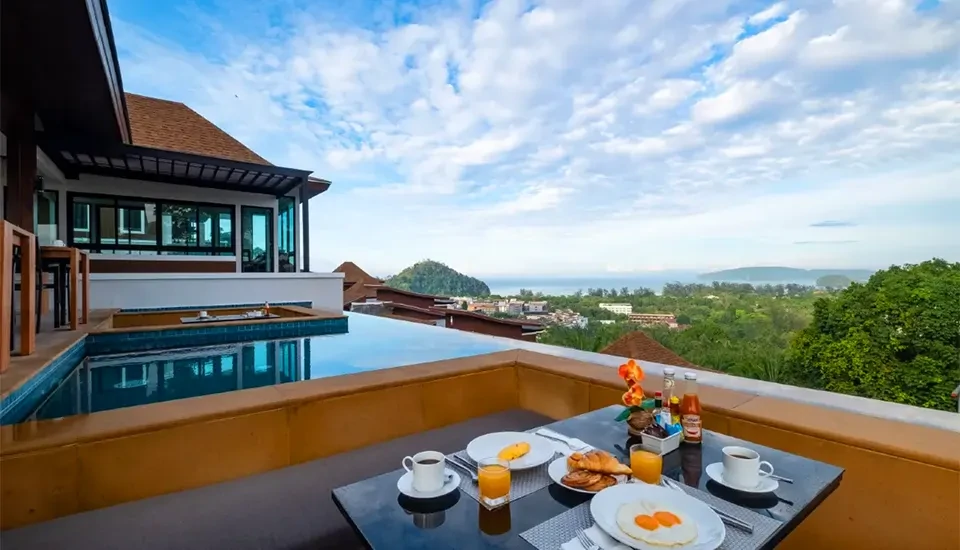 هتل آنداکری پول ویلا